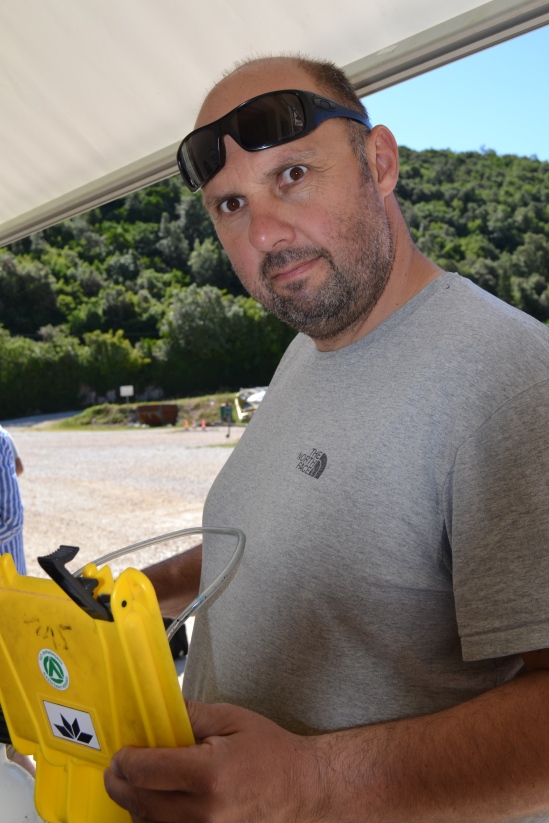 Maurizio sees Dimitris' rebreather for the first time